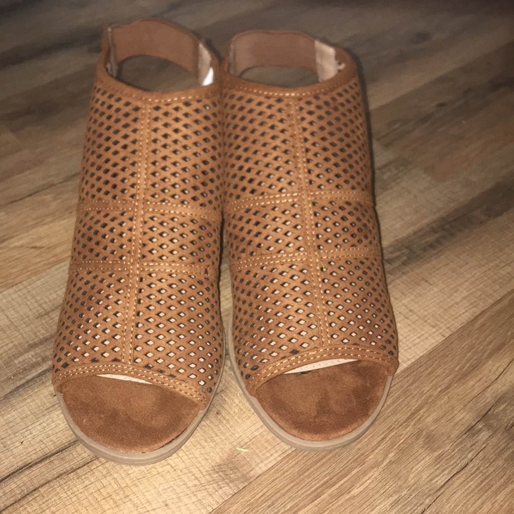 Heeled sandals